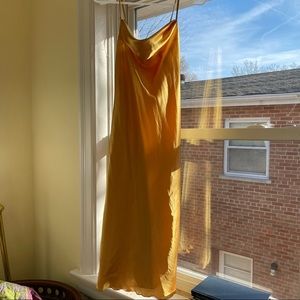 BEBE PERFECT FOR THE HOLIDAYS DRESS 💞💞💞